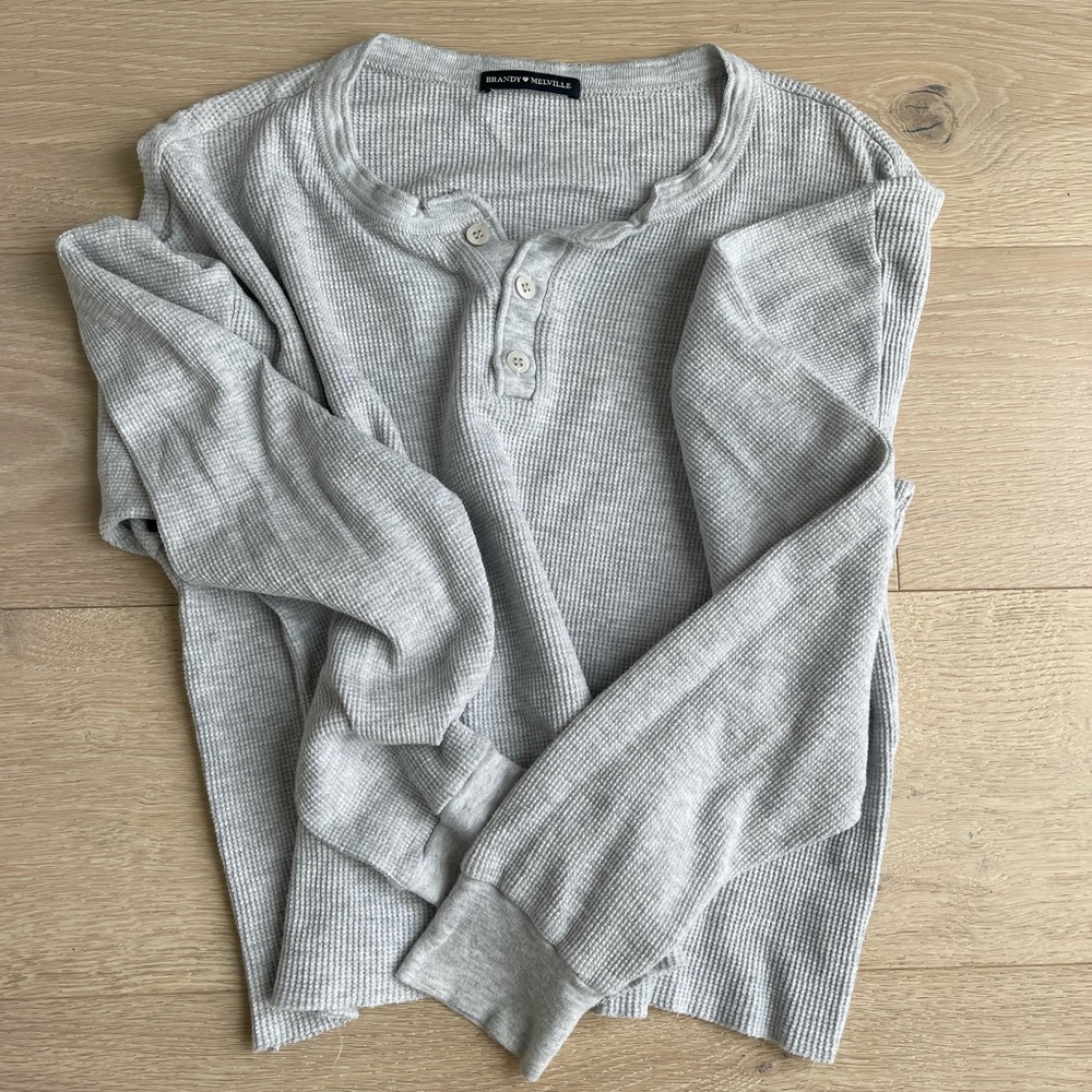 BRANDY MELVILLE TOP